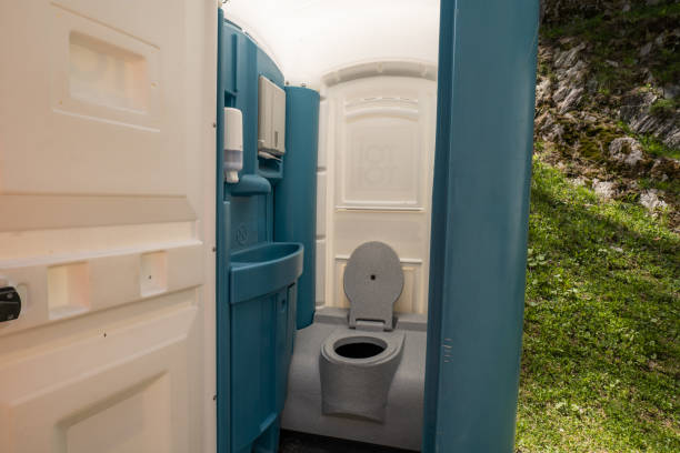 Best Portable toilet rental cost  in Lowell, IN