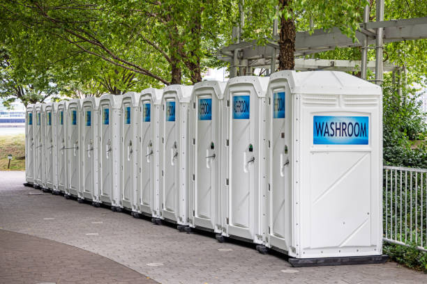 Best Portable bathroom rental  in Lowell, IN